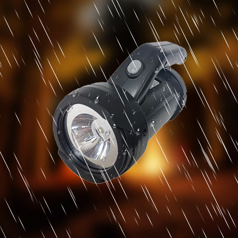 Household Multi-Tool Kit Flashlight Design - Image 6